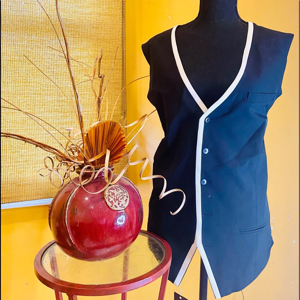 Satoshi Tanaka Men/Women Black Vest (size med)